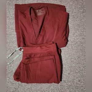 Women's XL Fig Scrubs Set - Crimson/Burgundy